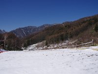 山頂には、まだ雪が・・・