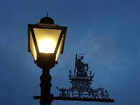 これより、夜の散歩