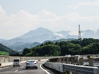 中央道は晴れに！　彼方に扇山？