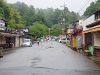 寂しい参道でした