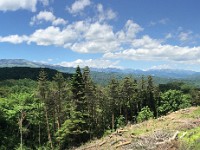 草津白根山から白砂山（野反湖）を一望に