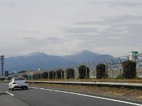 位牌岳と越前岳が冠雪