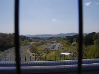 橋を渡って対岸へ