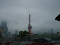 東京タワーを横目に