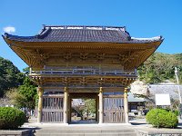 山門（二天門）。