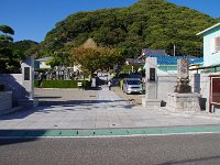 参道・・・山門は有りません。有力な檀信徒が少なかったのですかね。