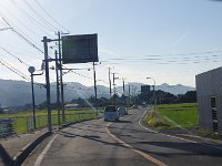 谷間を走り、峠を越えて保田を目指します。