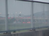 事故による長～い渋滞が見えます。