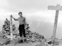 やっとの事で、鹿島槍山頂！　へたばってますね。慥か、昼をかなり回っていたか？